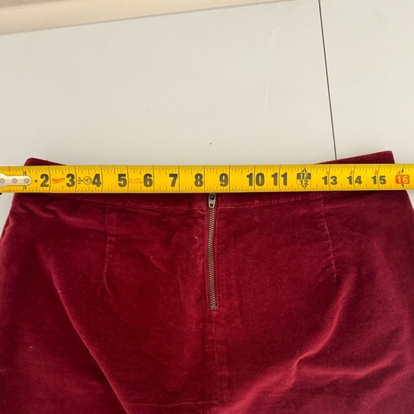 Red Mossimo Velvet Mini Skirt size 8 Cute Fun ❤️ - Picture 4 of 6